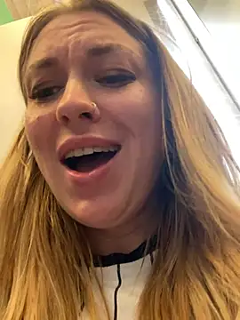 Foto porno Sweet___Emily vrea sex pe StripChat pe KUR.ro