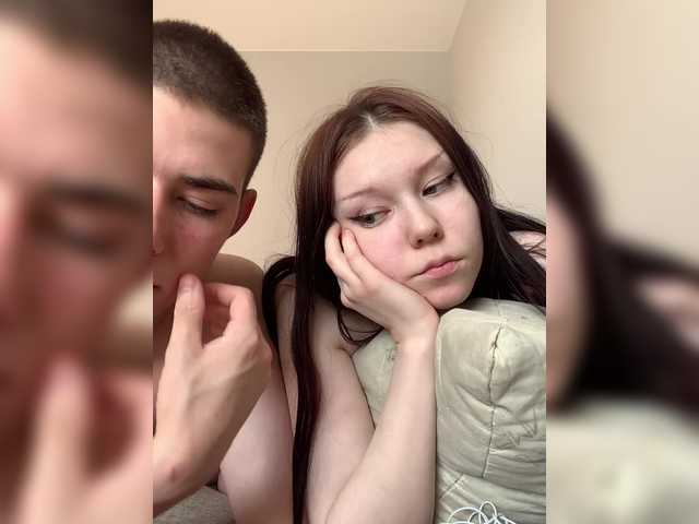 TUYA2 se dezbraca la web pe BongaCams
