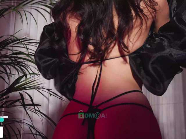 Foto porno Taanni ne arata tot la camera pe KUR.ro