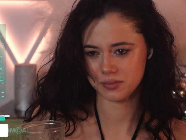 Foto porno Taanni ne arata tot la camera pe KUR.ro