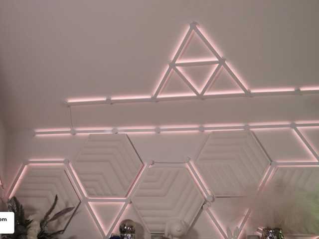 Foto porno Taanni ne arata tot la camera pe KUR.ro