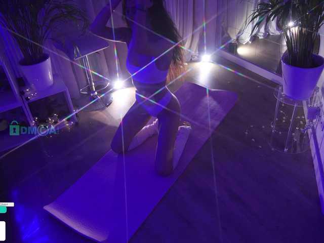 Foto porno Taanni ne arata tot la camera pe KUR.ro