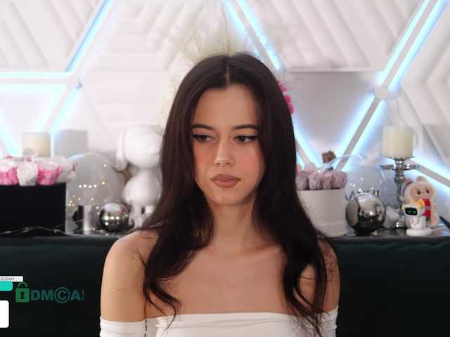 Foto porno Taanni ne arata tot la camera pe KUR.ro