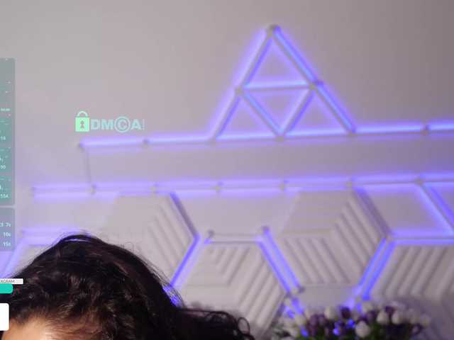 Foto porno Taanni ne arata tot la camera pe KUR.ro