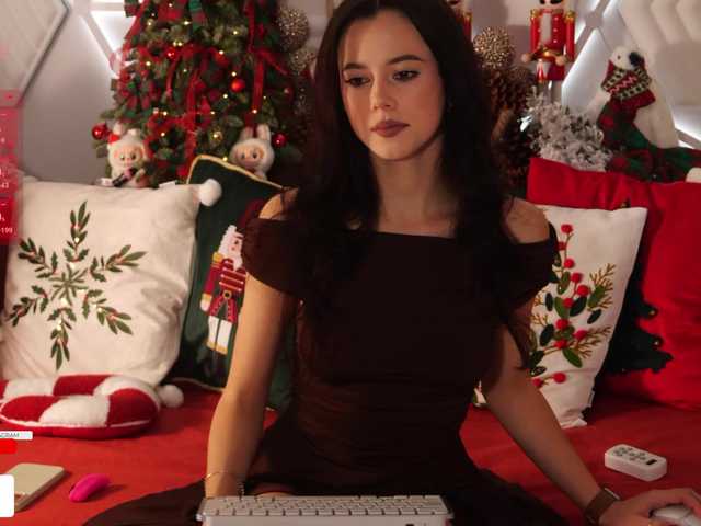 Foto porno Taanni ne arata tot la camera pe KUR.ro