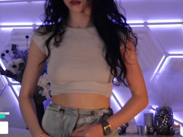 Foto porno Taanni ne arata tot la camera pe KUR.ro