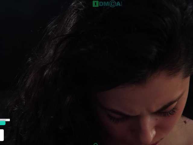 Foto porno Taanni ne arata tot la camera pe KUR.ro