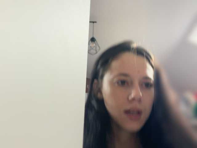 Foto porno Taanni ne arata tot la camera pe KUR.ro