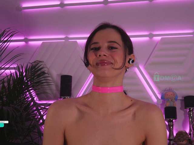 Foto porno Taanni ne arata tot la camera pe KUR.ro