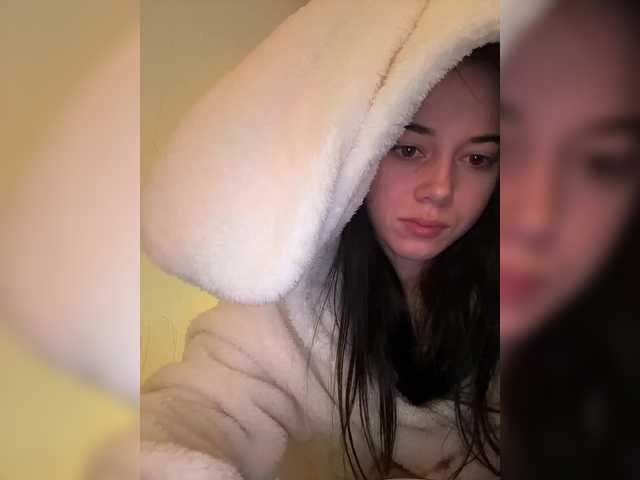 Foto porno Taanni ne arata tot la camera pe KUR.ro