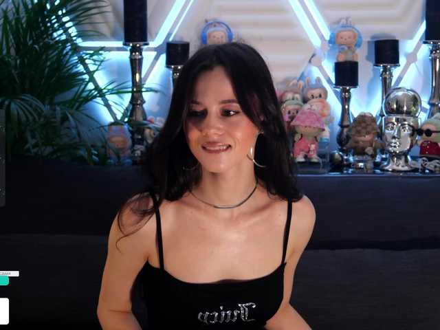 Foto porno Taanni ne arata tot la camera pe KUR.ro