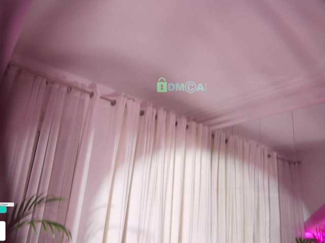 Foto porno Taanni ne arata tot la camera pe KUR.ro