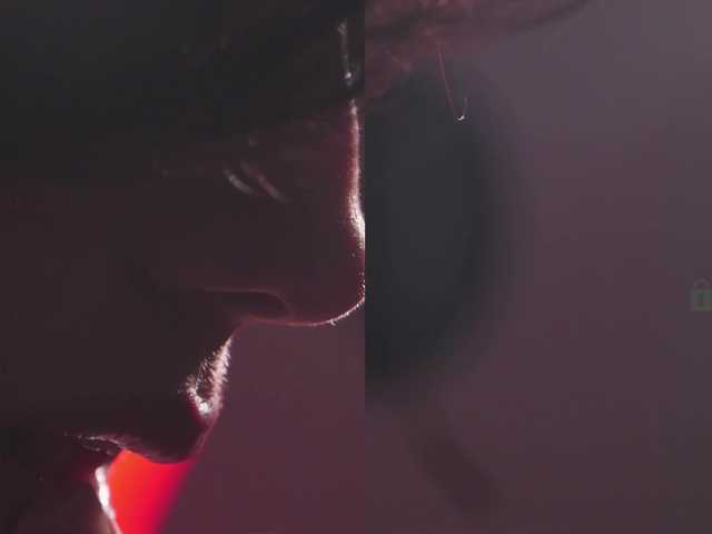 Foto porno Taanni ne arata tot la camera pe KUR.ro