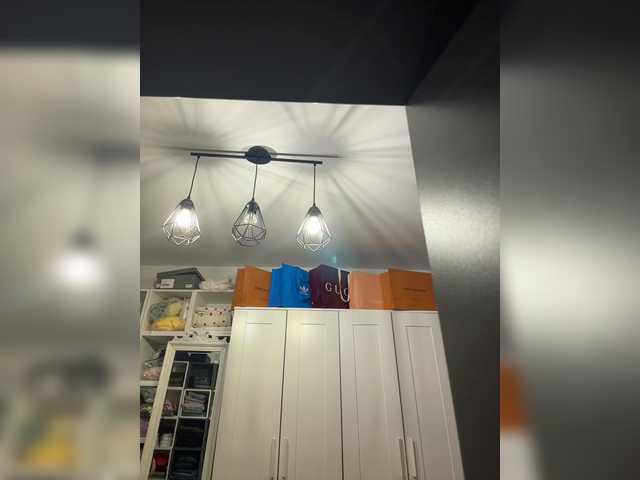 Foto porno Taanni ne arata tot la camera pe KUR.ro