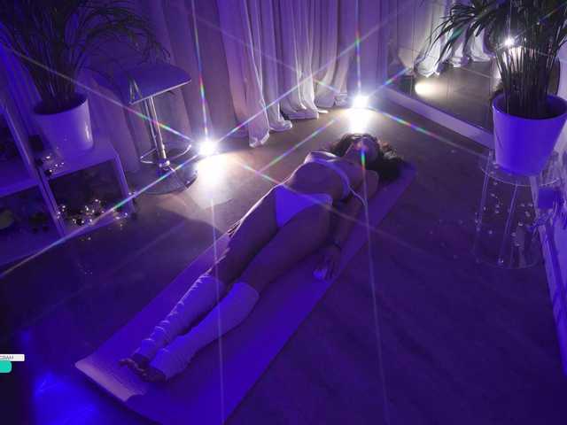 Foto porno Taanni ne arata tot la camera pe KUR.ro