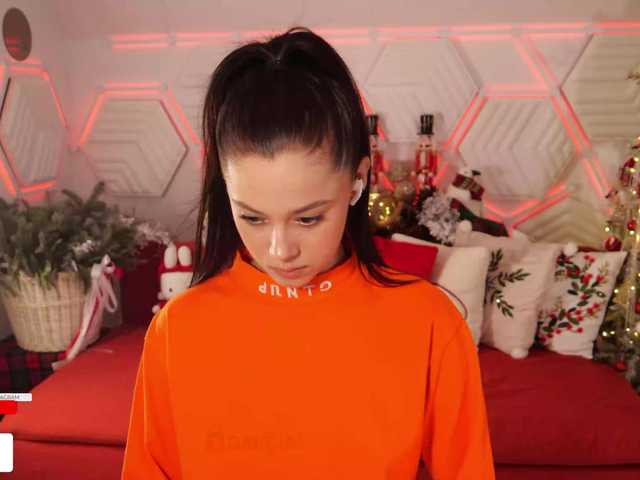 Foto porno Taanni ne arata tot la camera pe KUR.ro