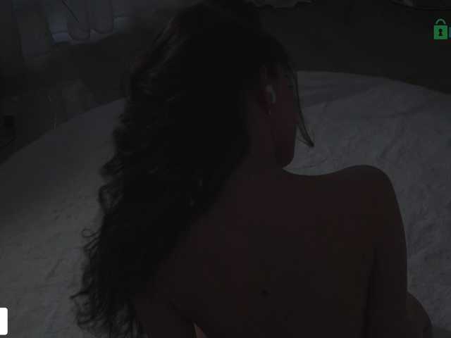 Foto porno Taanni ne arata tot la camera pe KUR.ro