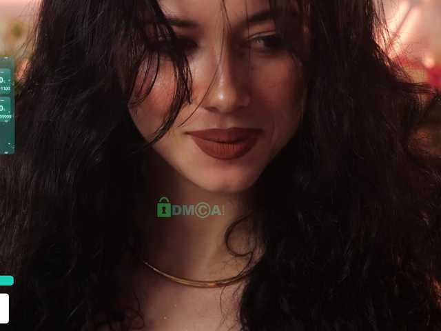 Foto porno Taanni ne arata tot la camera pe KUR.ro