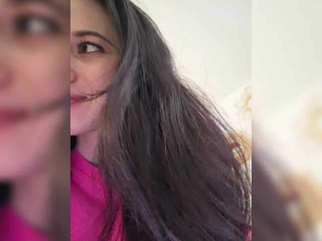 Foto porno Taanni ne arata tot la camera pe KUR.ro