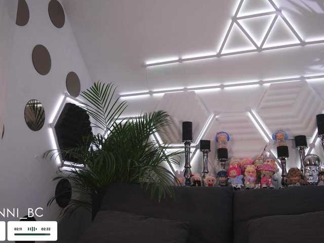 Foto porno Taanni ne arata tot la camera pe KUR.ro