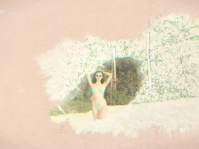 Foto porno Taanni ne arata tot la camera pe KUR.ro