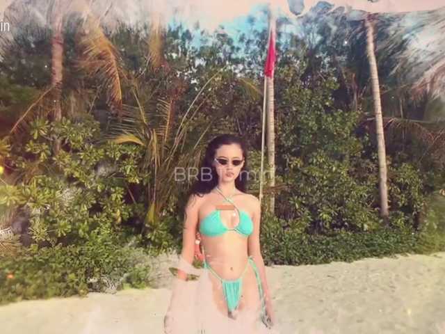 Foto porno Taanni ne arata tot la camera pe KUR.ro