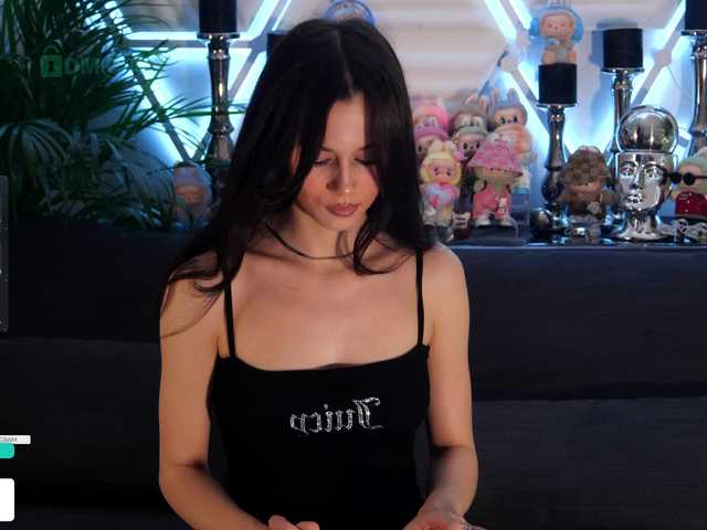 Foto porno Taanni ne arata tot la camera pe KUR.ro