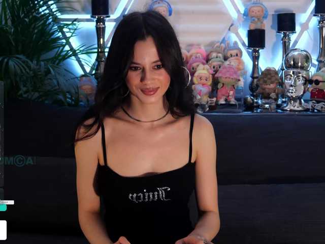 Foto porno Taanni ne arata tot la camera pe KUR.ro