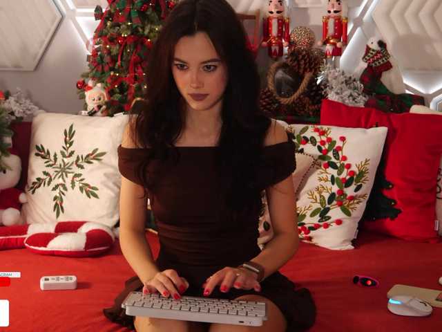 Foto porno Taanni ne arata tot la camera pe KUR.ro