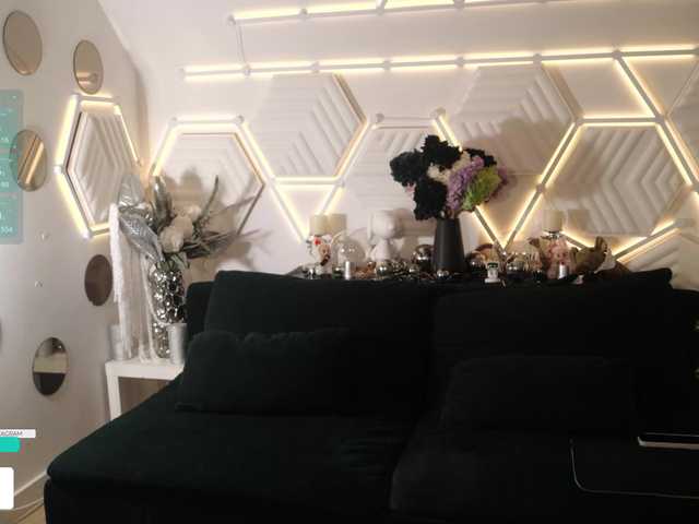 Foto porno Taanni ne arata tot la camera pe KUR.ro