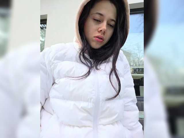 Foto porno Taanni ne arata tot la camera pe KUR.ro