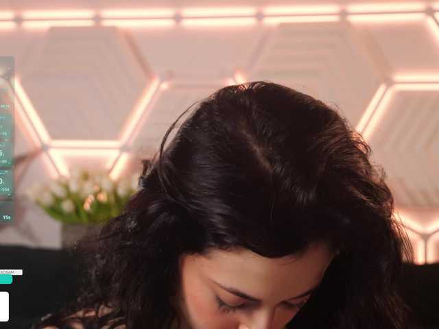 Foto porno Taanni ne arata tot la camera pe KUR.ro