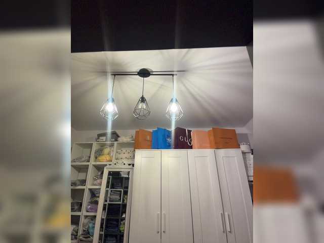 Foto porno Taanni ne arata tot la camera pe KUR.ro