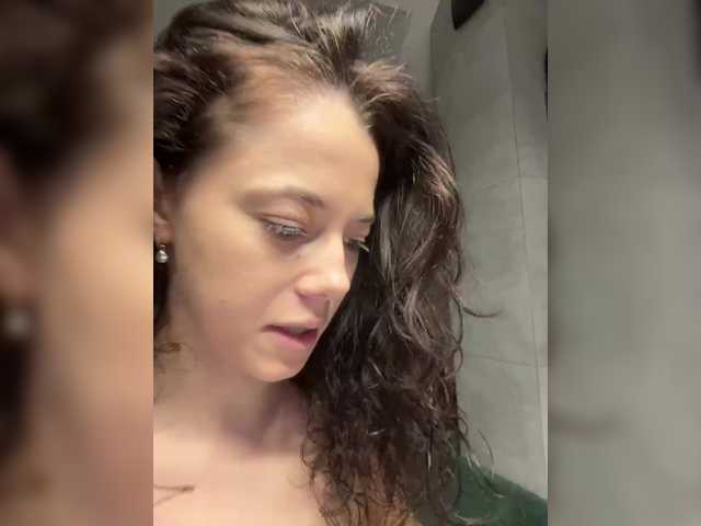 Foto porno Taanni ne arata tot la camera pe KUR.ro
