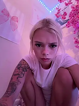 Foto porno Terribletabby se dezbraca la web pe StripChat pe KUR.ro