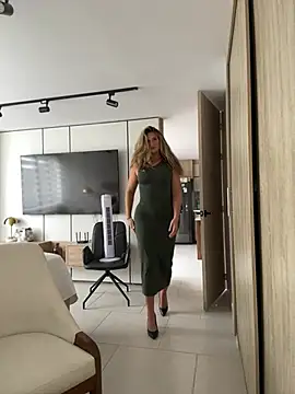 Foto porno Thescorpionfr_ ne arata tot la camera pe KUR.ro