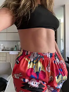 Foto porno Thescorpionfr_ ne arata tot la camera pe KUR.ro