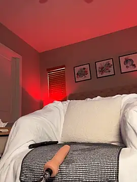 Foto porno Tiny-Mimi se dezbraca la web pe StripChat pe KUR.ro