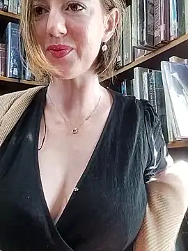 Foto porno Nebunii pe chat marca TopsyWilde pe KUR.ro