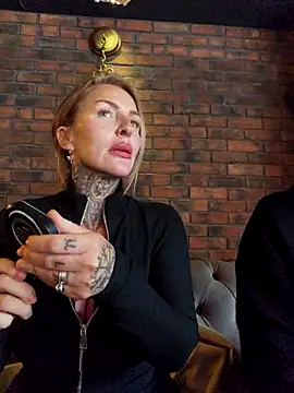 Foto porno Ganduri murdare cu TravelMommyBlair pe KUR.ro