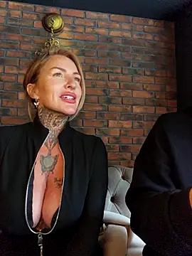 Foto porno Ganduri murdare cu TravelMommyBlair pe KUR.ro