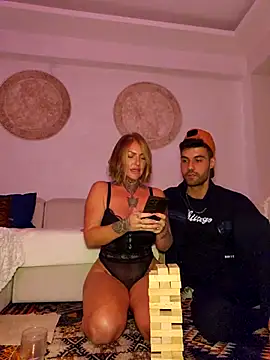 Foto porno Ganduri murdare cu TravelMommyBlair pe KUR.ro