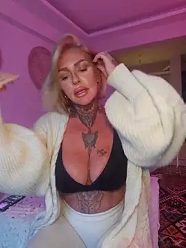 Foto porno Ganduri murdare cu TravelMommyBlair pe KUR.ro