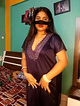 Foto porno V-hot-sweet ne arata tot la camera pe KUR.ro