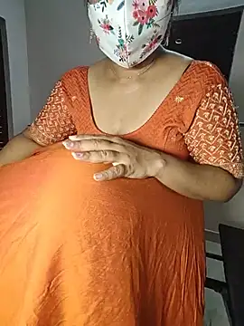 Foto porno VAIGA-Real_Mallu descoperita pe video chat pe KUR.ro