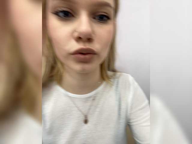 Foto porno VikaAndMilana ne arata tot la camera pe KUR.ro