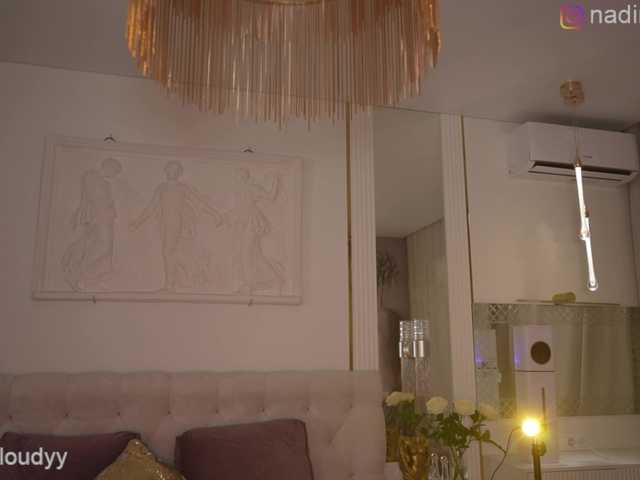 Foto porno -TATUHA- ne arata tot la camera pe KUR.ro