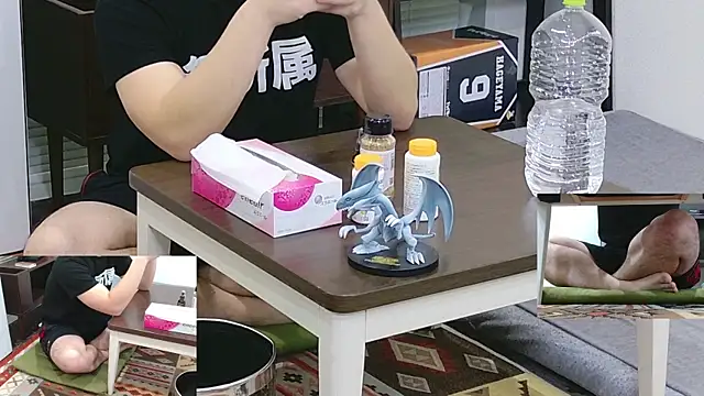 Foto porno YARASERO-kun se dezbraca la web pe StripChat pe KUR.ro