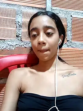 Foto porno Zoe_Sweett18 se dezbraca la web pe StripChat pe KUR.ro