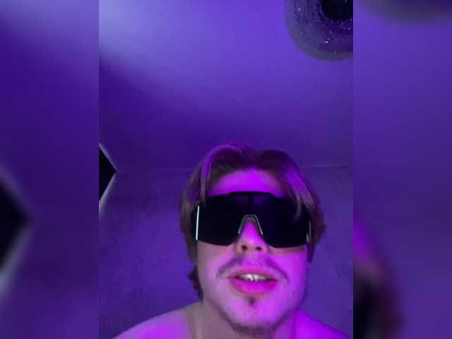 Foto porno Zolomax228 se dezbraca la web pe BongaCams pe KUR.ro